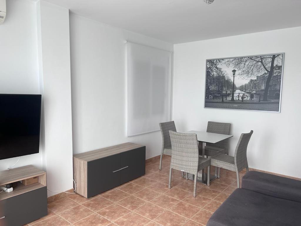 Apartamentos La Caleta Калета-де-Велес Экстерьер фото
