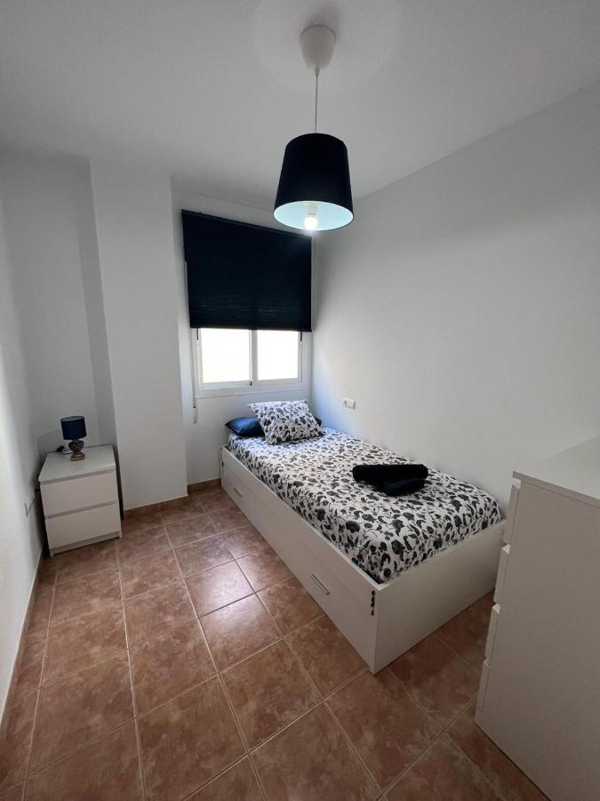 Apartamentos La Caleta Калета-де-Велес Экстерьер фото